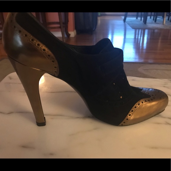 Stuart Weitzman buckle booties size 8 - Picture 2 of 8